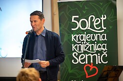 2024_10_11_kc_semic_-_otvoritev_razstave_ob_50__obletnici_krajevne_knjiznice_semic_foto_uros_novina_017